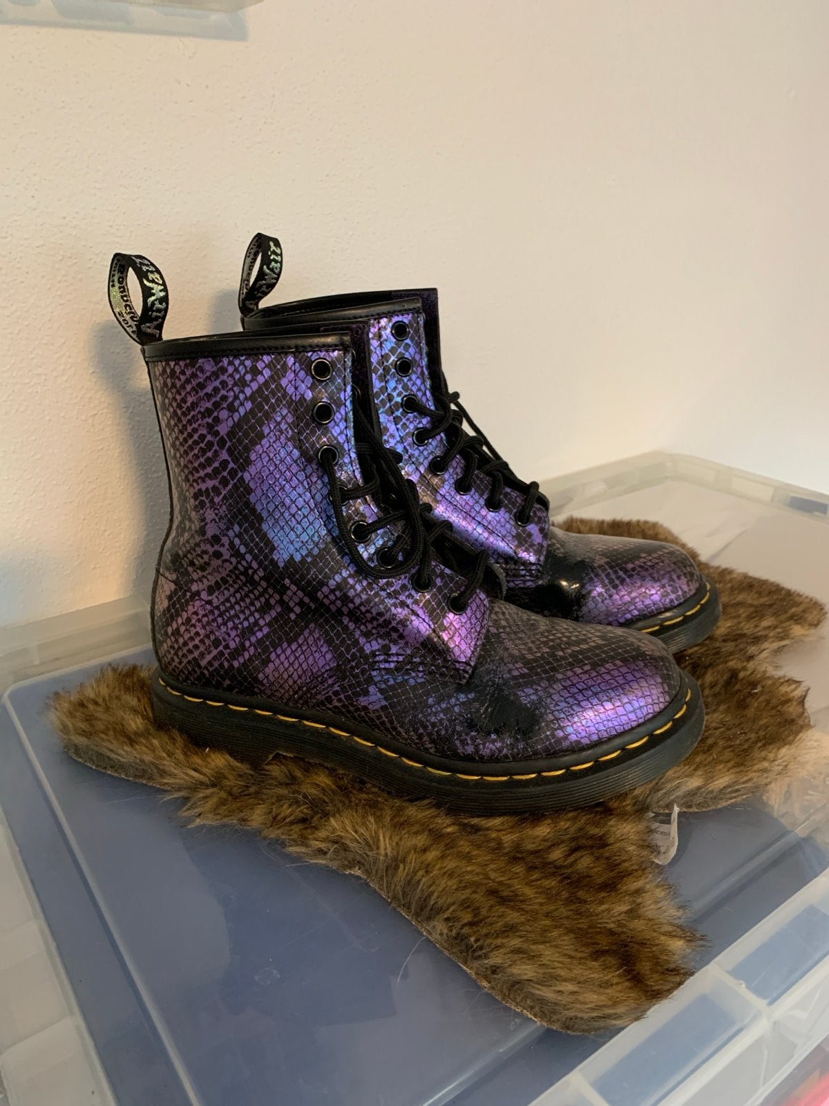 Dr. Martens Paarse Slangenprint Laarzen Maat 38, Kleding | Dames, Overige kleuren, Lage of Enkellaarzen, Ophalen of Verzenden