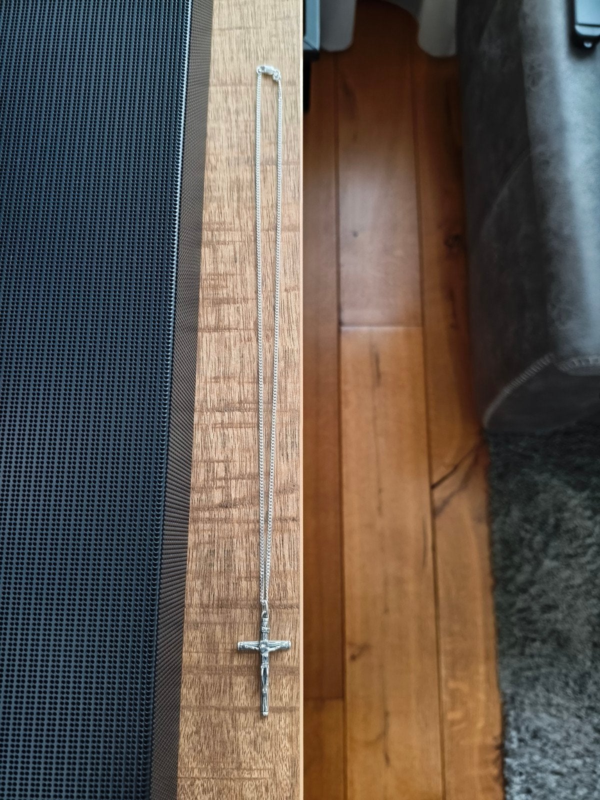 Zilveren ketting met kruis hanger - 55cm, Ophalen of Verzenden, Zo goed als nieuw, Kruis of Symbool, Zilver