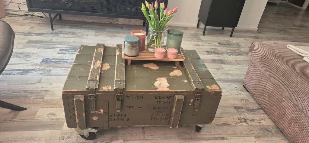 Leger kist salontafel met wieltjes, Ophalen