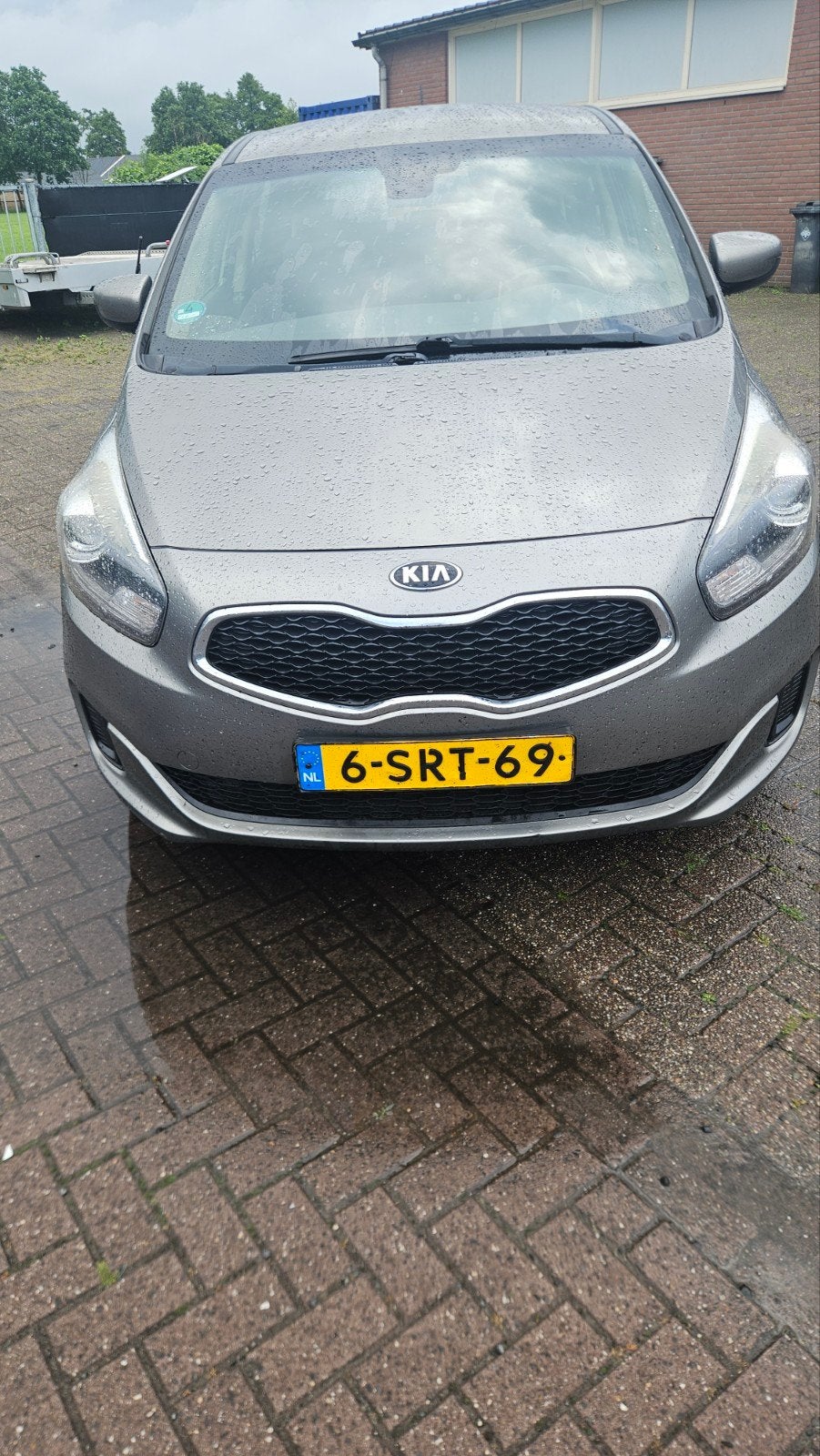 Kia Carens 1.6 GDI 2013 Grijs, Auto's, Kia, Voorwielaandrijving, 4 cilinders, 7 stoelen, Origineel Nederlands