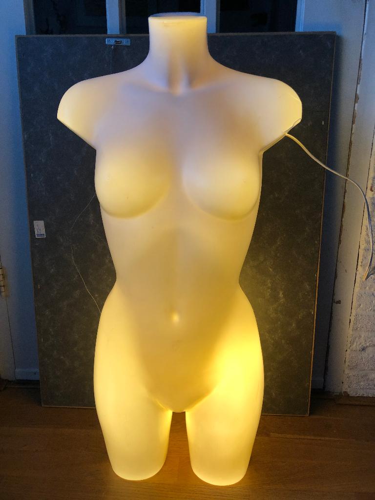 torso naakte vrouw met verlichting, Ophalen, Gebruikt, Kunststof, Modern