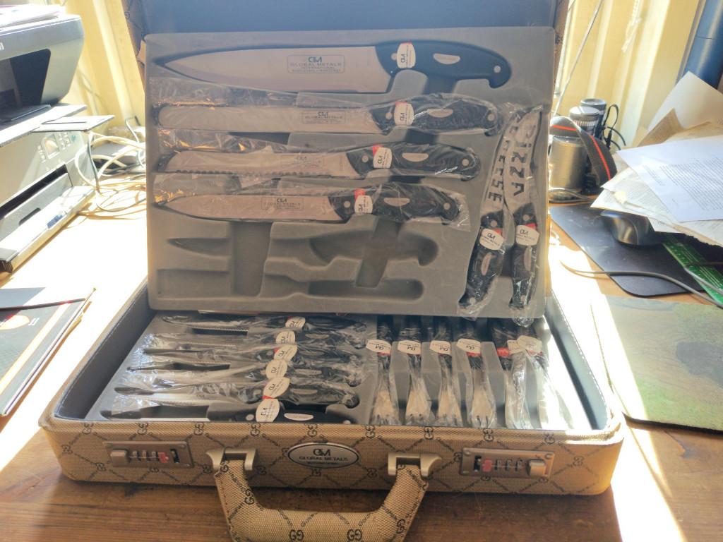 professionele set keukenmessen 'Global Metals', Ophalen of Verzenden, Nieuw, Rvs of Chroom, Bestekset