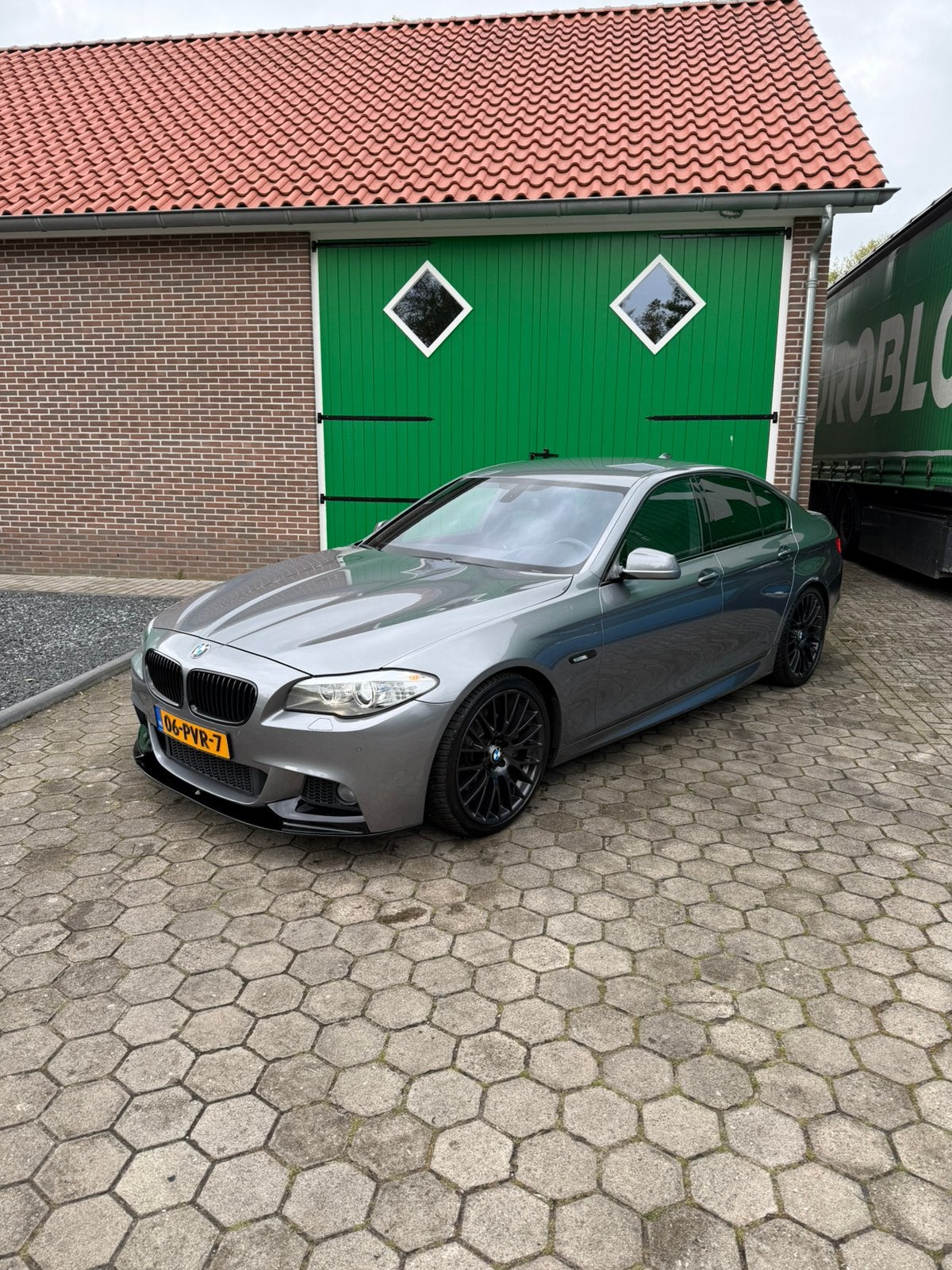 BMW 5-Serie 3.0 535I AUT 2011 Grijs, Automaat, Achterwielaandrijving, 1675 kg, 2000 kg