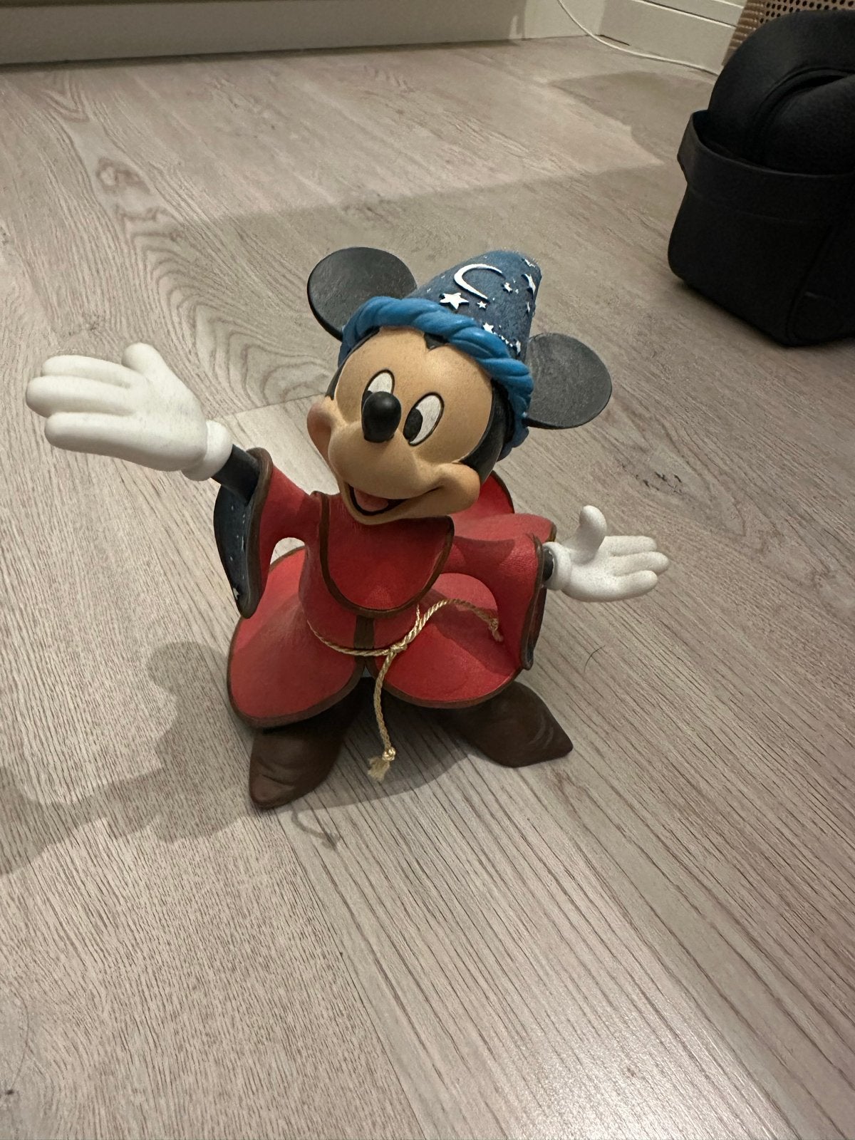 Origineel Disney Showcase Mickey Mouse Beeld - Tovenaarsleer, Verzamelen, Disney, Ophalen of Verzenden, Mickey Mouse, Zo goed als nieuw