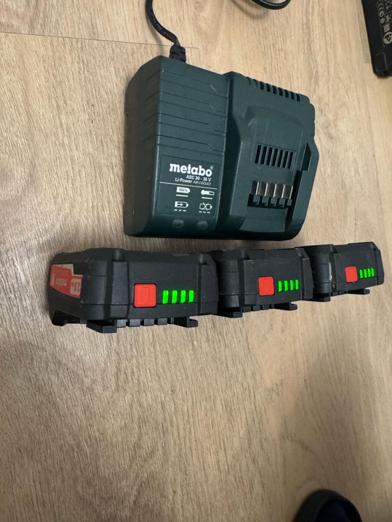 Metabo Li-Power Accu's 14.4V 2.0Ah met Lader ASC 30-36V, Doe-het-zelf en Verbouw, Gereedschap | Machine-onderdelen en Toebehoren