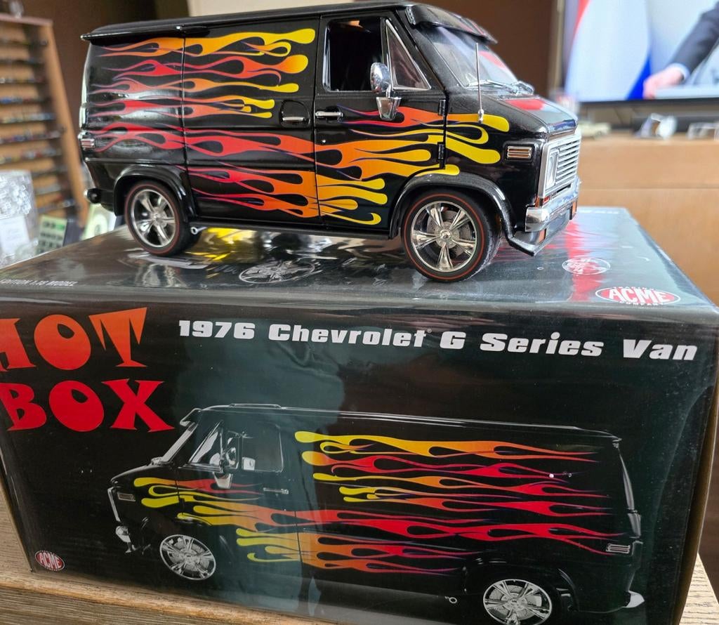 1976 Chevrolet G Series Van ACME "the HotBox" 1:18, Ophalen of Verzenden, Nieuw, Overige schalen, Auto onroad