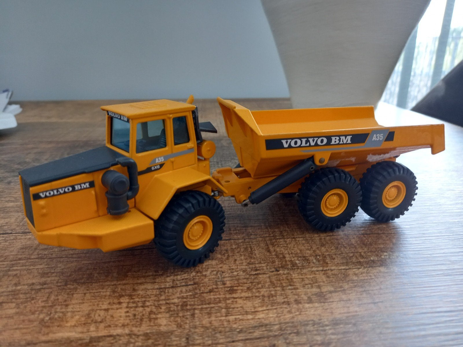 Volvo BM A35 Dumper schaalmodel, Ophalen of Verzenden, Zo goed als nieuw