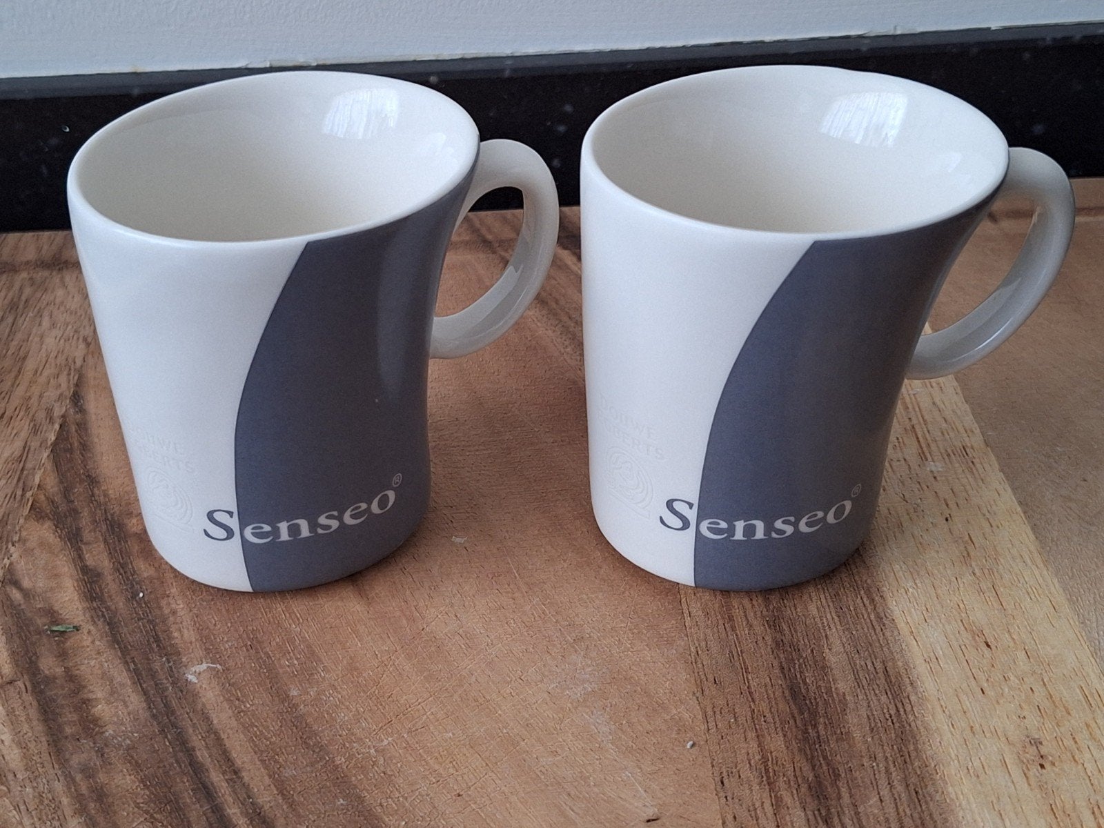 Grijs witte Senseo kopjes van Douwe Egberts, zgan, Ophalen of Verzenden, Zo goed als nieuw, Overige stijlen, Kop(pen) en/of Schotel(s)