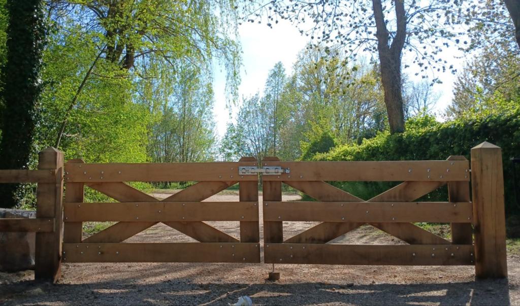Eiken landhek op maat Beste prijs, Ophalen of Verzenden, Nieuw, Hout, Tuinhek