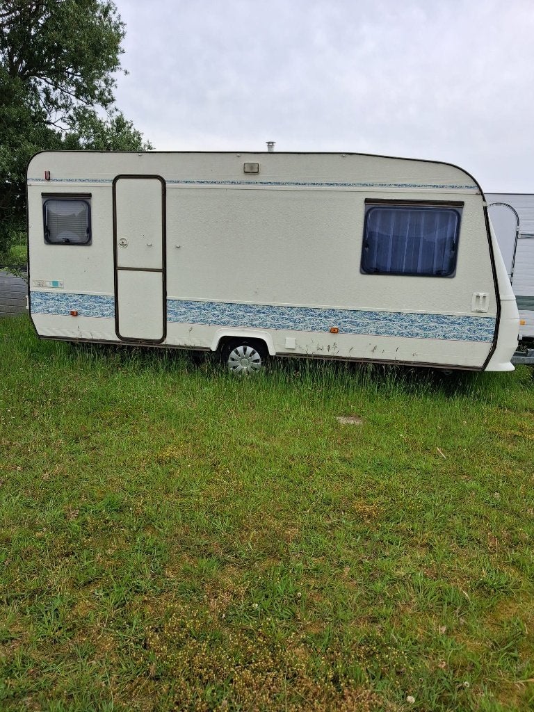 Adria Unica 462, Standaardzit, Dwarsbed, 750 - 1000 kg, Adria