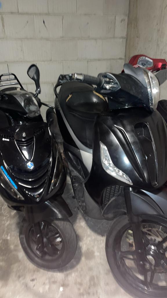 Beverly 350 in onderdelen, Fietsen en Brommers, Scooters | Piaggio, Ophalen of Verzenden, Elektrisch, Overige modellen