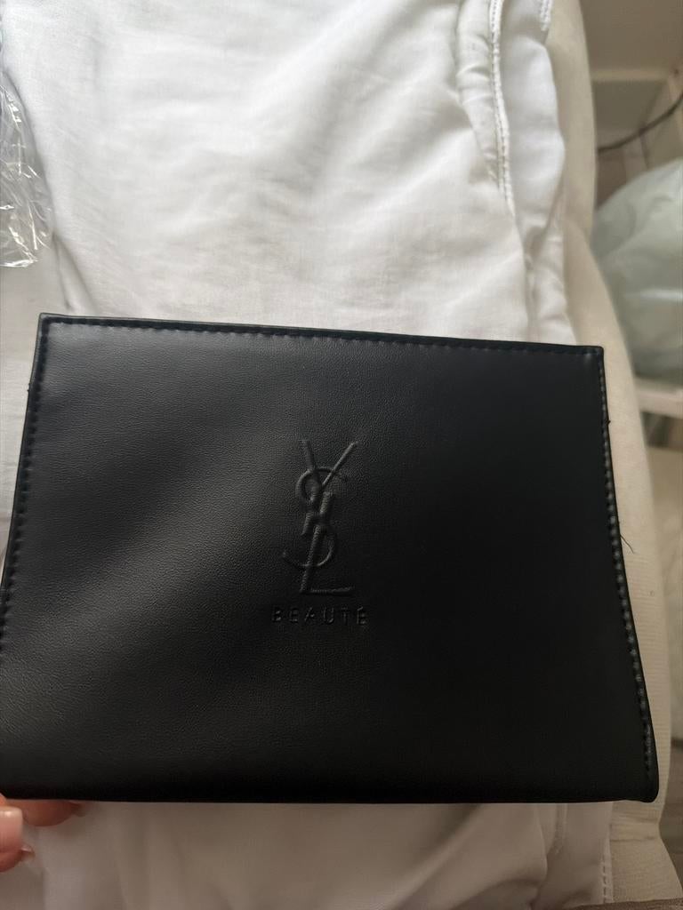 YSL Beauté etui, Gehele gezicht, Zwart, Ophalen of Verzenden, Zo goed als nieuw