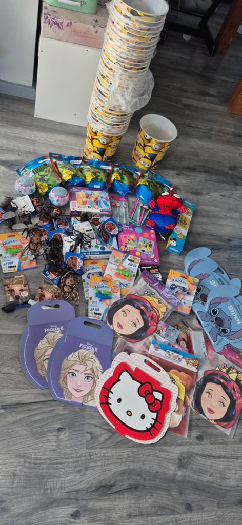 Partij, pakket nieuw Speelgoed: Minions, Frozen, Hello Kitty, Ophalen of Verzenden, Nieuw, Overige