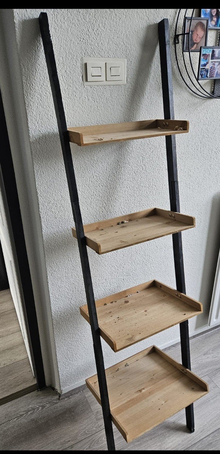 Stijlvolle ladderrek met 4 houten planken, Huis en Inrichting, Woonaccessoires | Wandplanken en Boekenplanken, Ophalen, Gebruikt