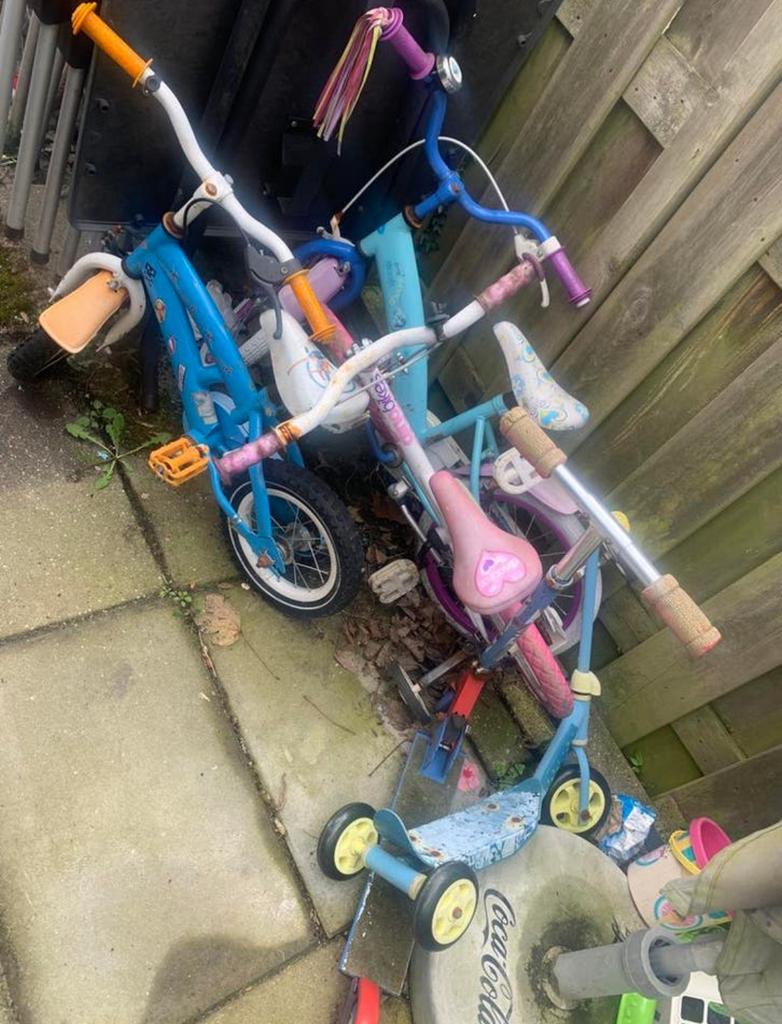 Drie fietsen ( één set zijwielen) en twee steps 12,50 samen, Ophalen of Verzenden, Zo goed als nieuw, Overige merken