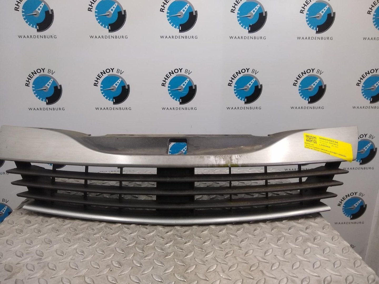 RENAULT LAGUNA 2.0 PRIVILEGE  GRILLE 2004, Gebruikt, -, -, Ophalen of Verzenden