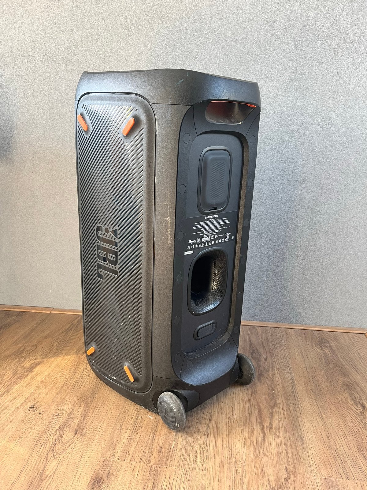 Foto 3 van JBL Partybox 310 - Perfect werkend, lichte gebruikssporen