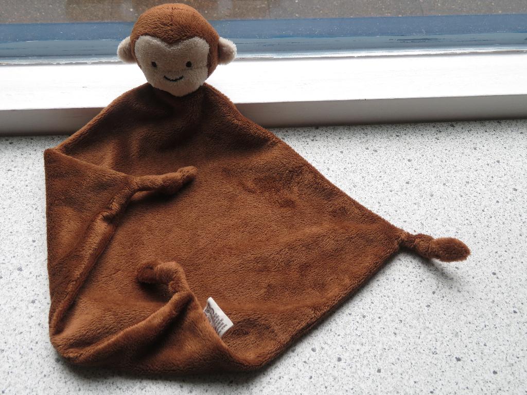 Knuffeldoek aap merk Nature Planet bruin velours, Ophalen of Verzenden, Zo goed als nieuw, Wasbaar, Middelgroot (20 tot 80 cm)