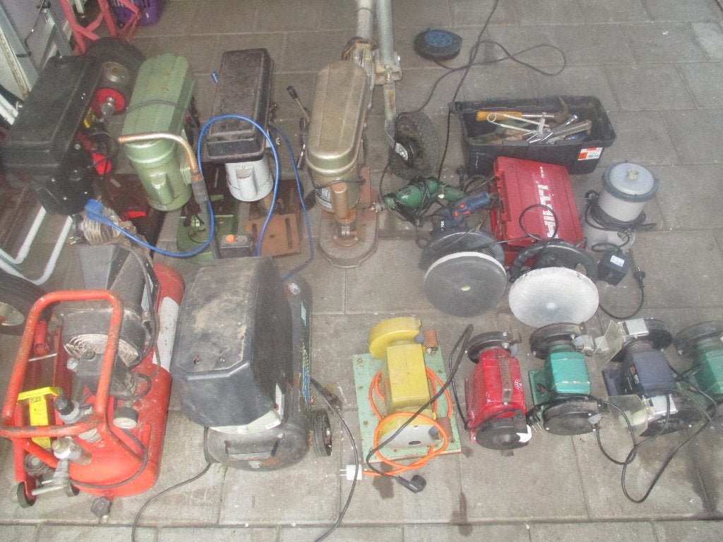gereedschappen van alles en nog wat, Doe-het-zelf en Verbouw, Gereedschap | Overige machines, Ophalen, Zo goed als nieuw