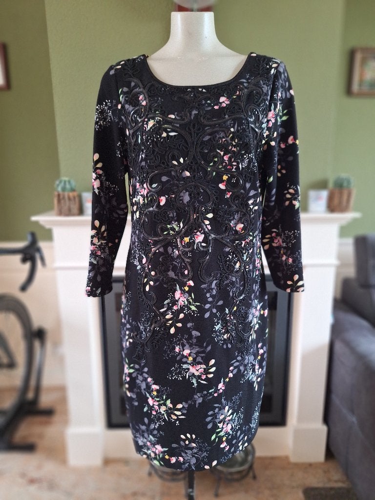 K-Design zwarte jurk met bloemen en borduursels maat XL, Kleding | Dames, K-design, Zwart, Maat 46/48 (XL) of groter, Ophalen of Verzenden