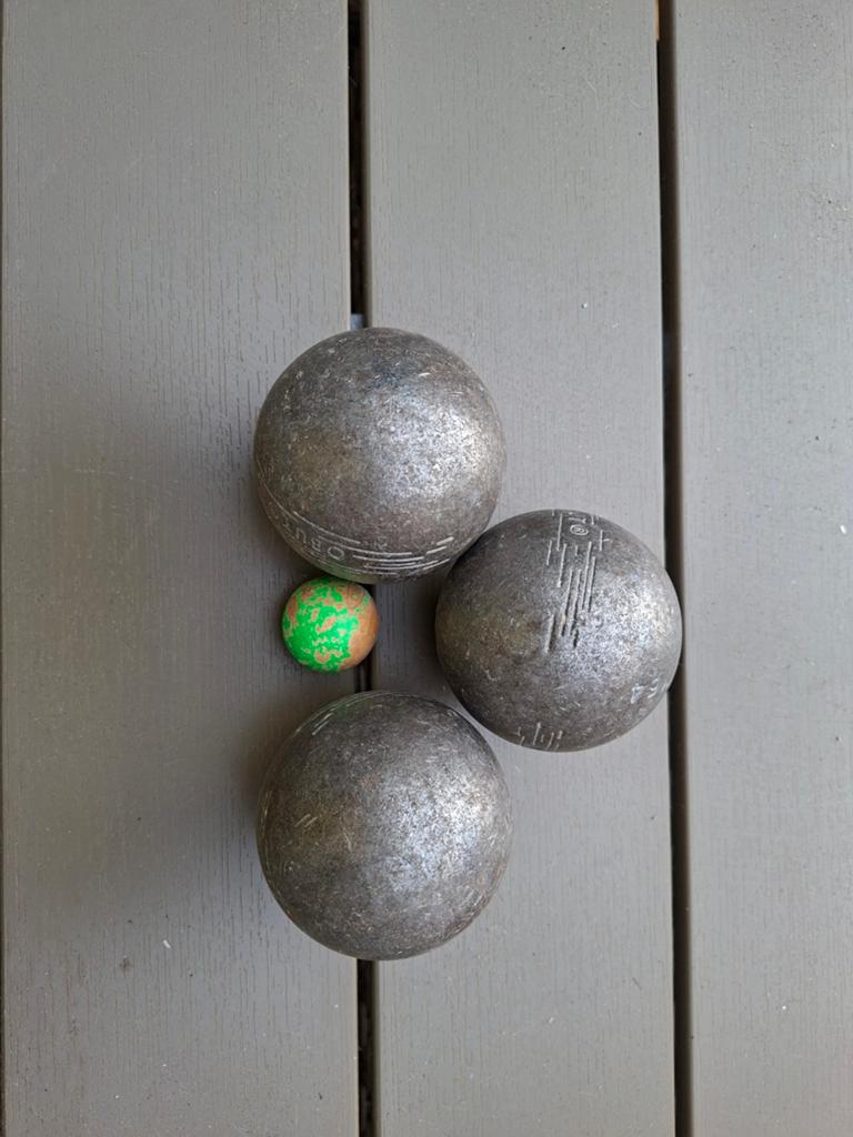 Petanque set met 3 metalen ballen en 1 but, Sport en Fitness, Overige Sport en Fitness, Ophalen of Verzenden, Gebruikt