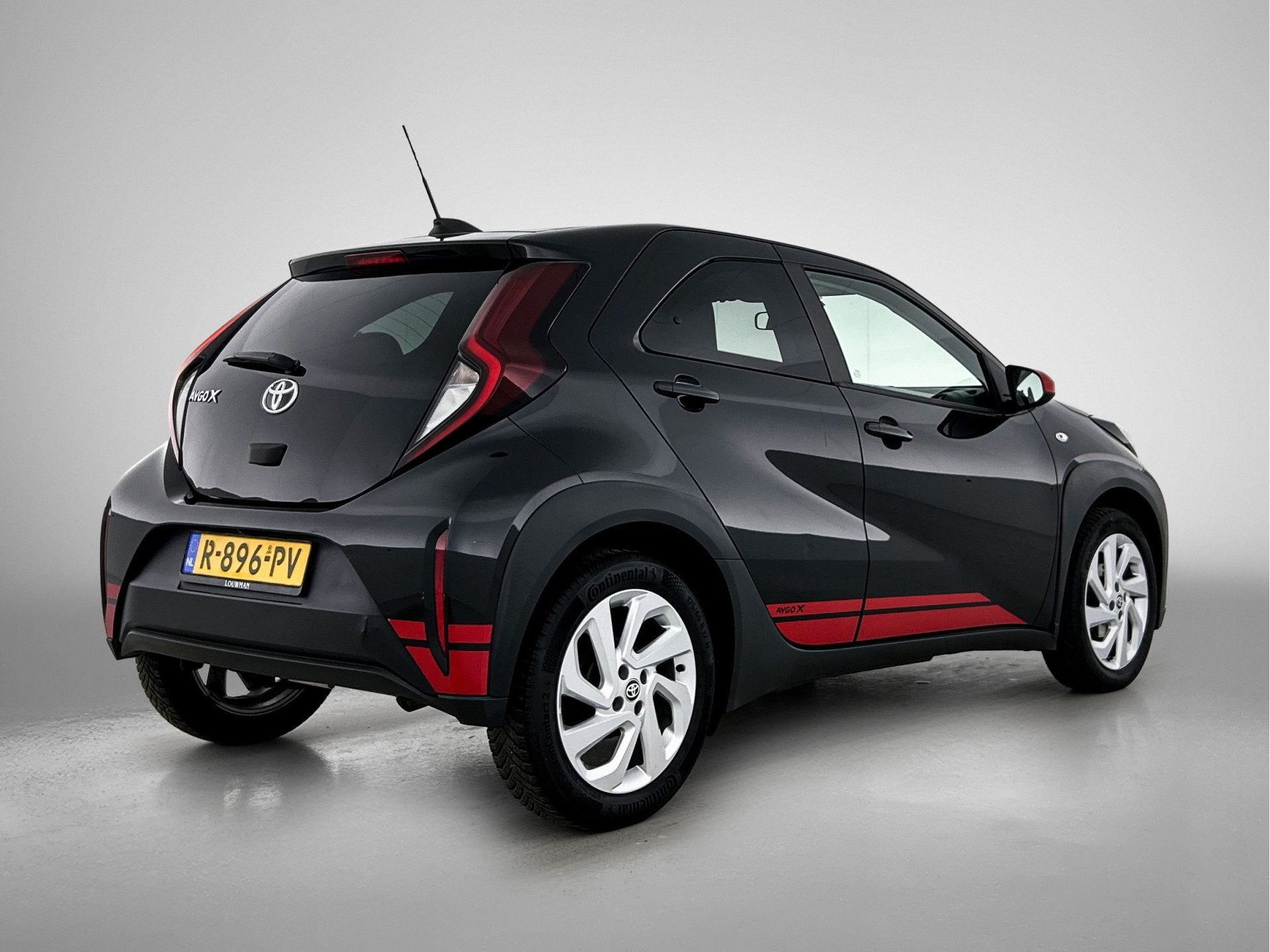 Toyota Aygo X 1.0 VVT-i S-CVT first | Trekhaak afneembaar |, Stof, Gebruikt, 4 stoelen, Zwart