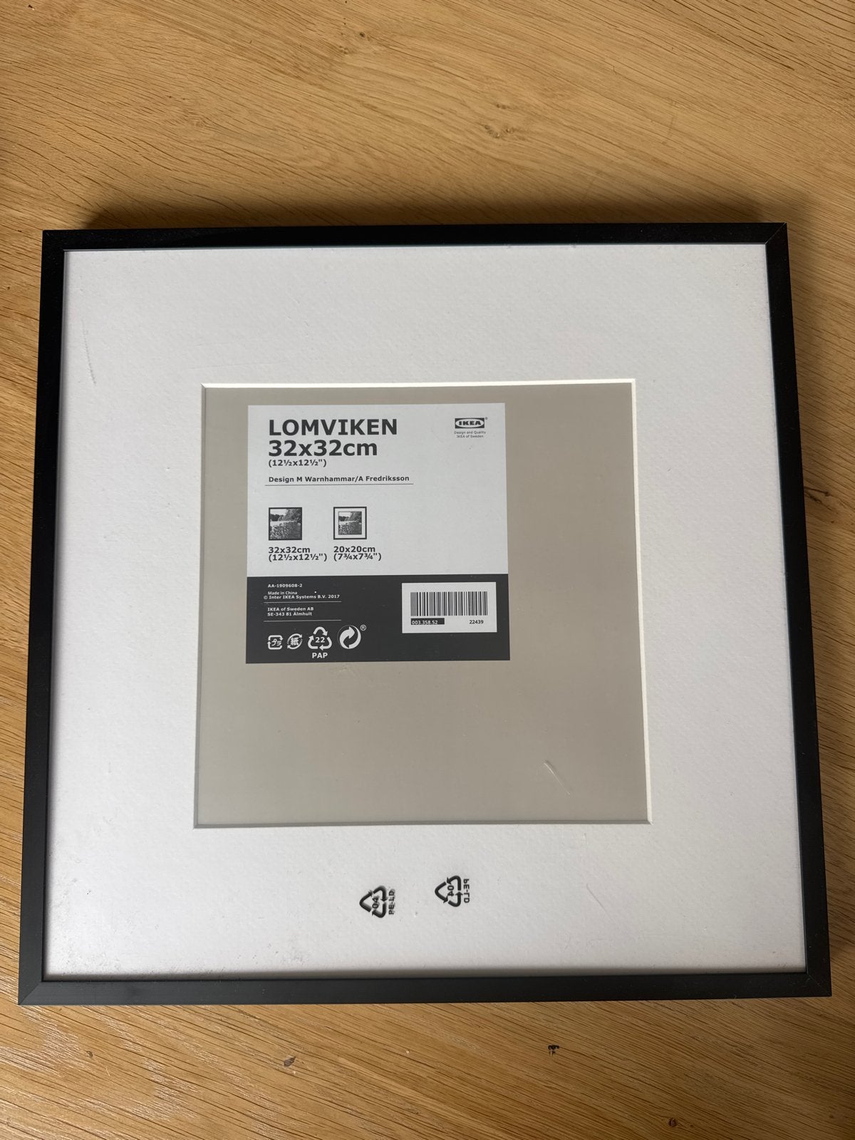IKEA LOMVIKEN Fotolijst 32x32cm Zwart, Nieuw, Ophalen of Verzenden, Fotolijst, Hout