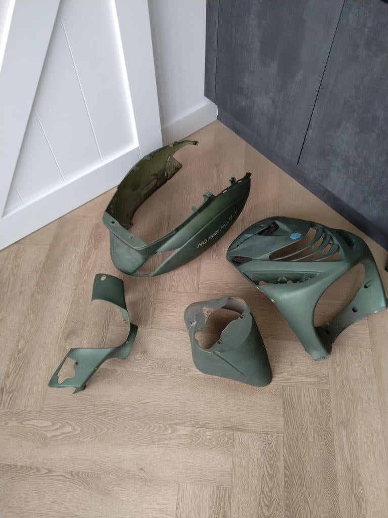Scooterkappen groen mat, Fietsen en Brommers, Ophalen of Verzenden, Gebruikt, Kap, Piaggio