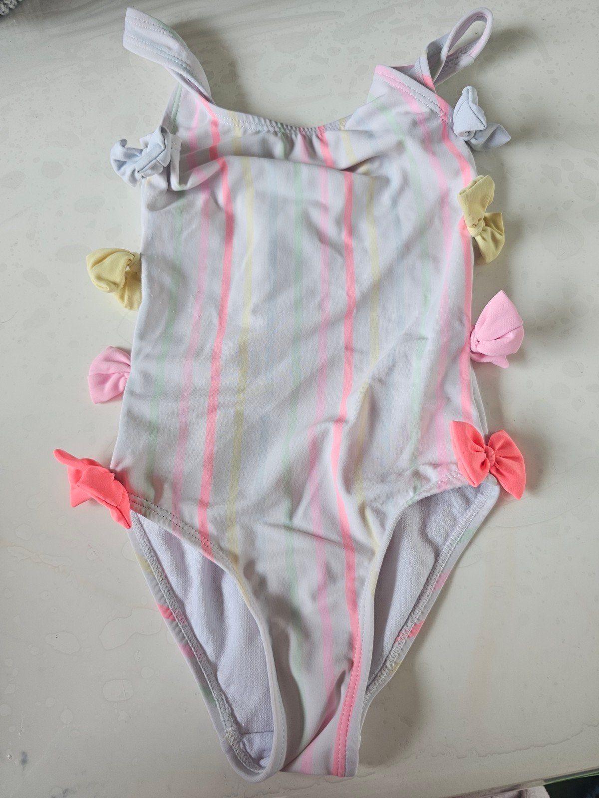 Badpak meisje maat 98 gestreept met strikjes, Kinderen en Baby's, Kinderkleding | Maat 98, Gebruikt, Meisje, Sport- of Zwemkleding