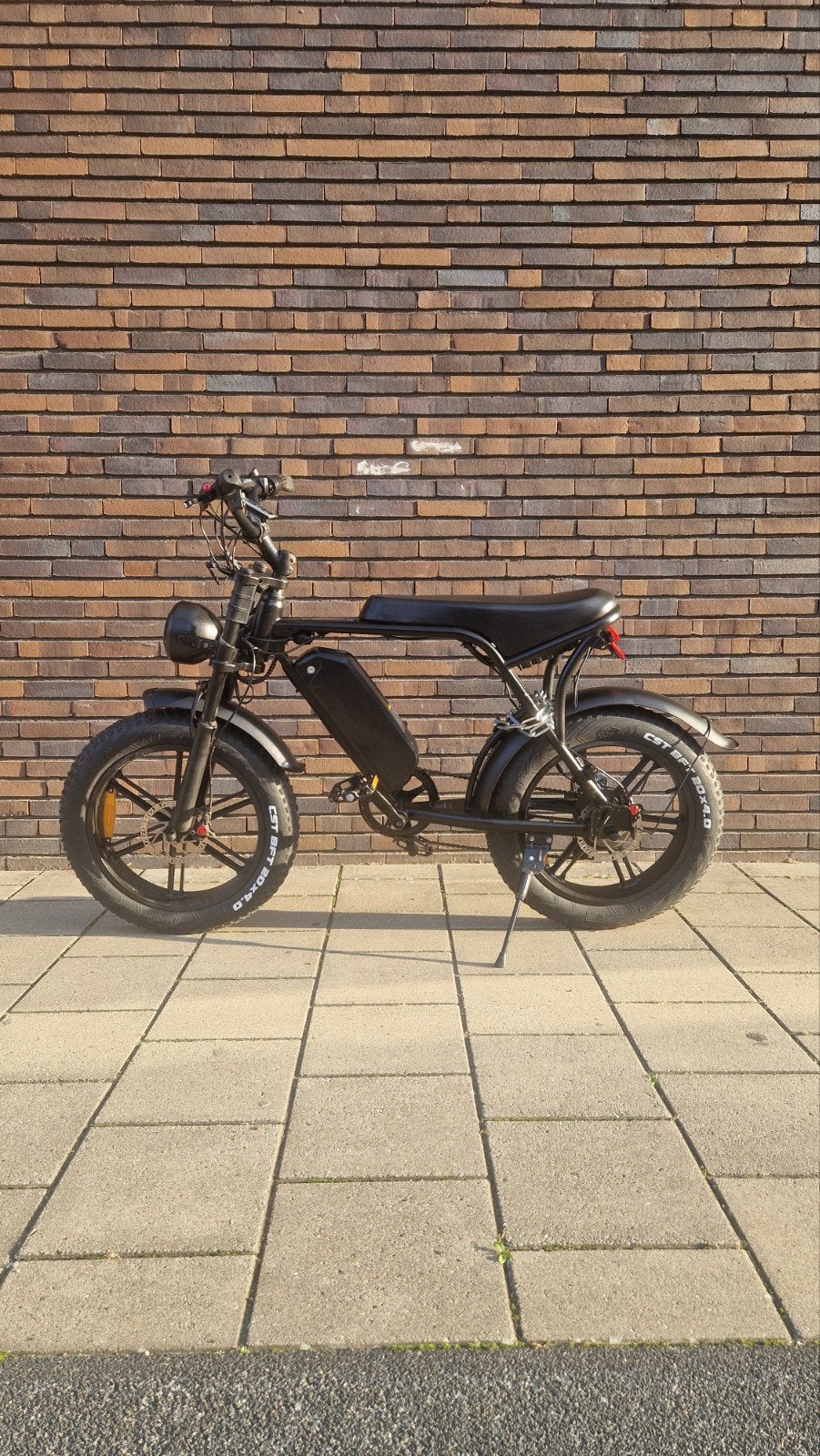 V8 Fatbike, Zo goed als nieuw, 59 cm of meer, 50 km per accu of meer, Ophalen