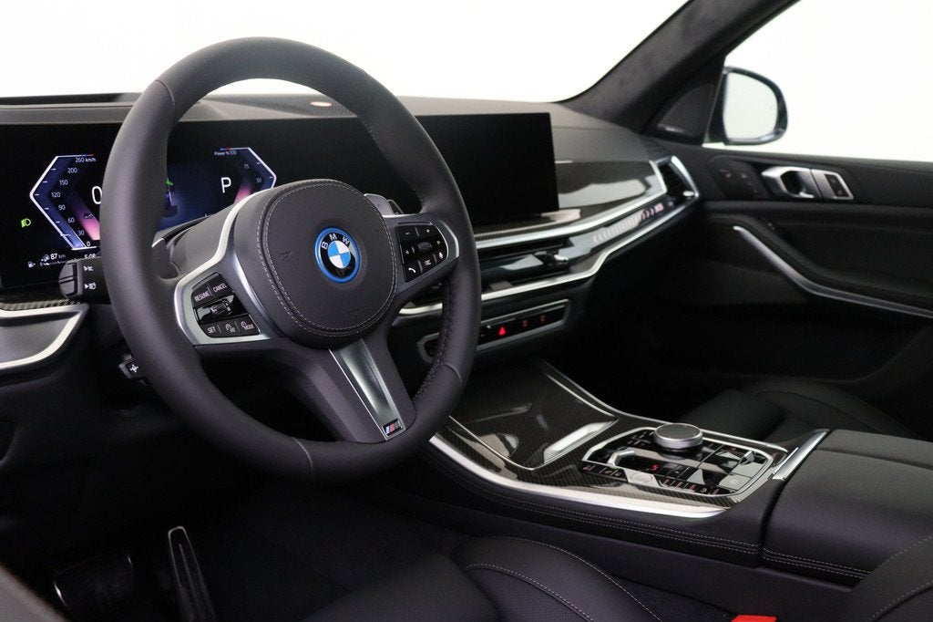 BMW X5 xDrive50e M Sport Automaat / Trekhaak / Panoramadak S, Auto's, BMW, Automaat, 2395 kg, Zwart, Leder
