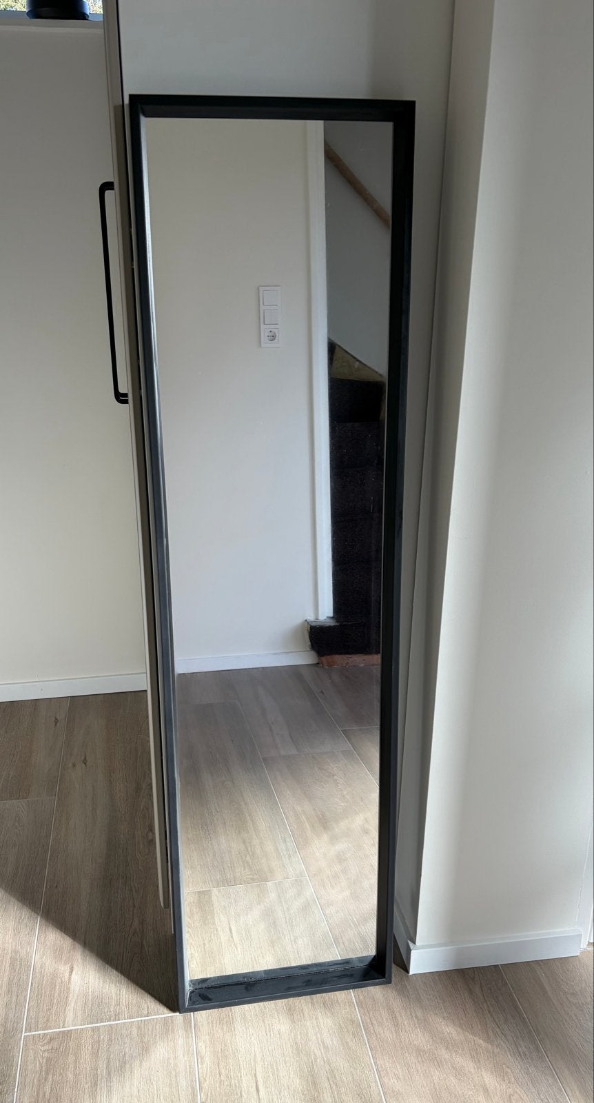 Ikea Nissedal spiegel zwart 40x150 cm met ophangsysteem, Ophalen, Minder dan 50 cm, 100 tot 150 cm, Zo goed als nieuw