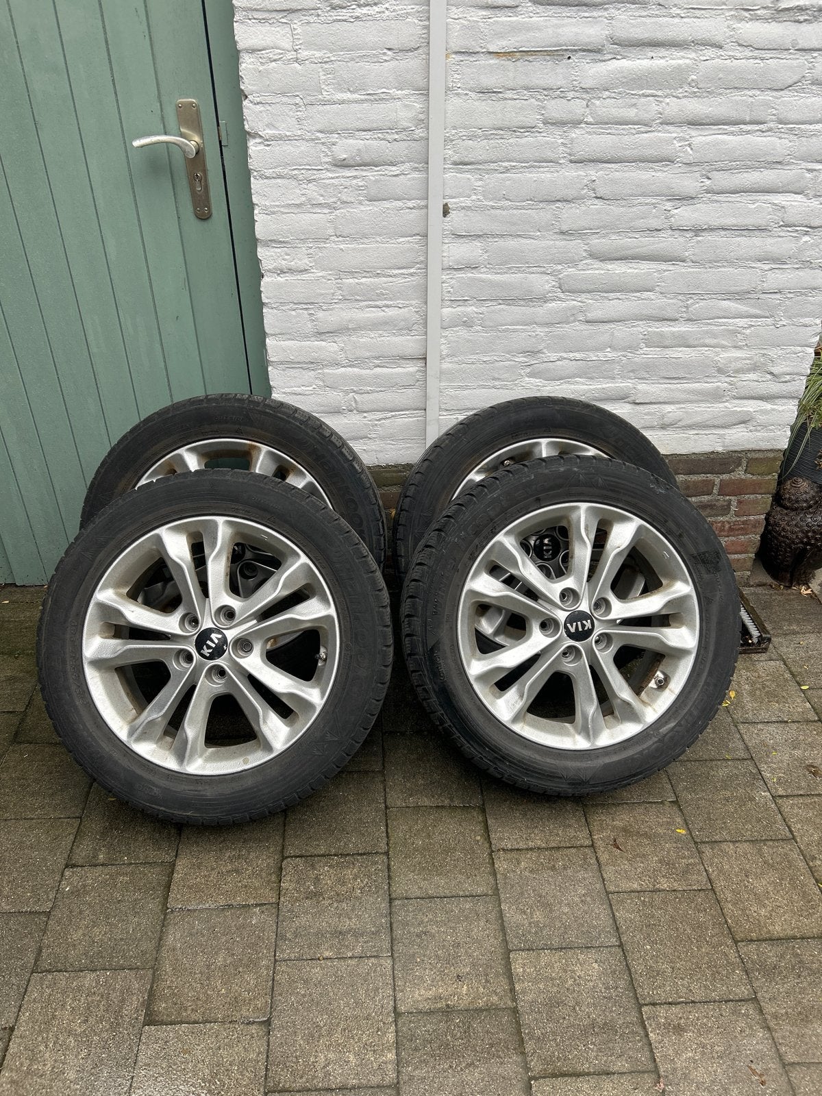 Kia 17 inch velgen met winterbanden 215/55R17, Banden en Velgen, 17 inch, Personenwagen, Gebruikt