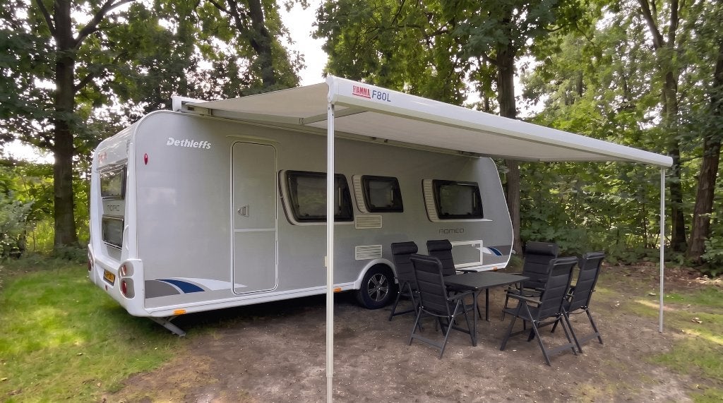 Dethleffs Nomad 530 SK | Stapelbed | Nw. Luifel+Tent, Treinzit, Particulier, Omvormbare zithoek, Tot en met 6