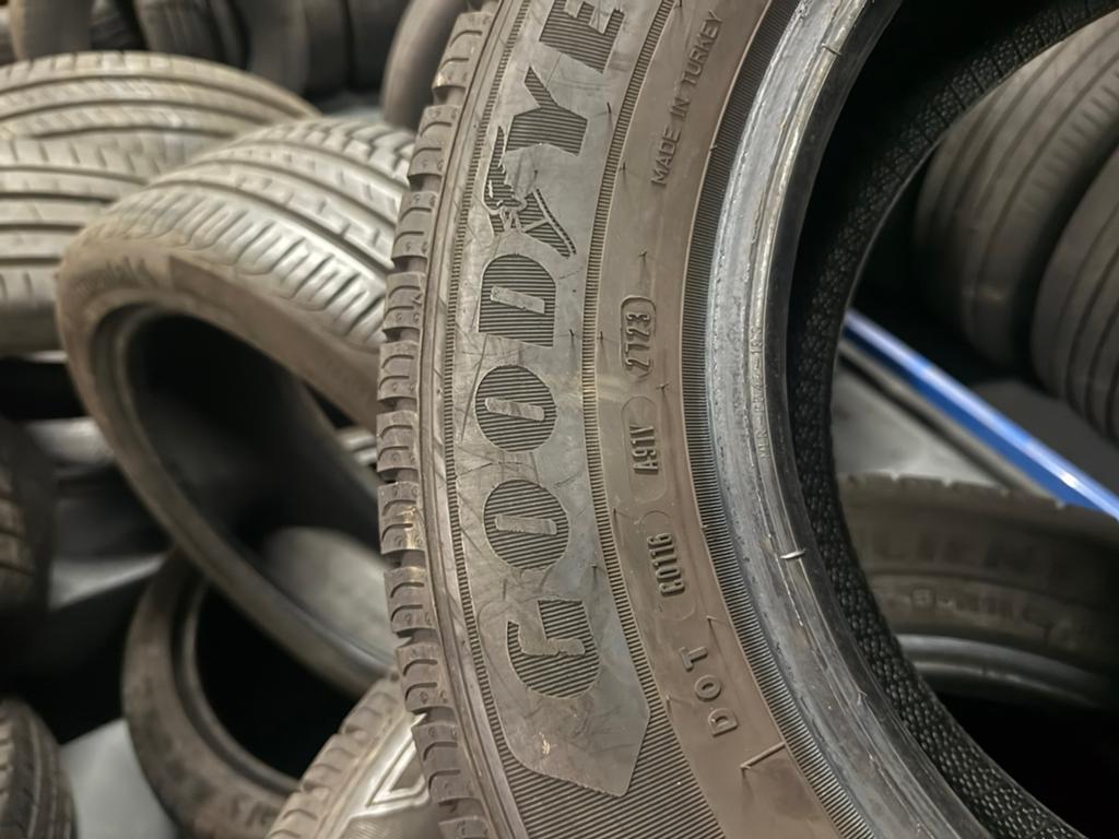 4x 215 65 15C 104T Goodyear Efficient Cargo DEMO DOT4323, 15 inch, Nieuw, Ophalen of Verzenden, Band(en)