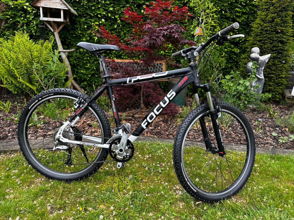 Mountainbike merk Focus zwart/wit 50/26 inch zga NIEUW, Fietsen en Brommers, Fietsen | Jongens, Ophalen, Zo goed als nieuw