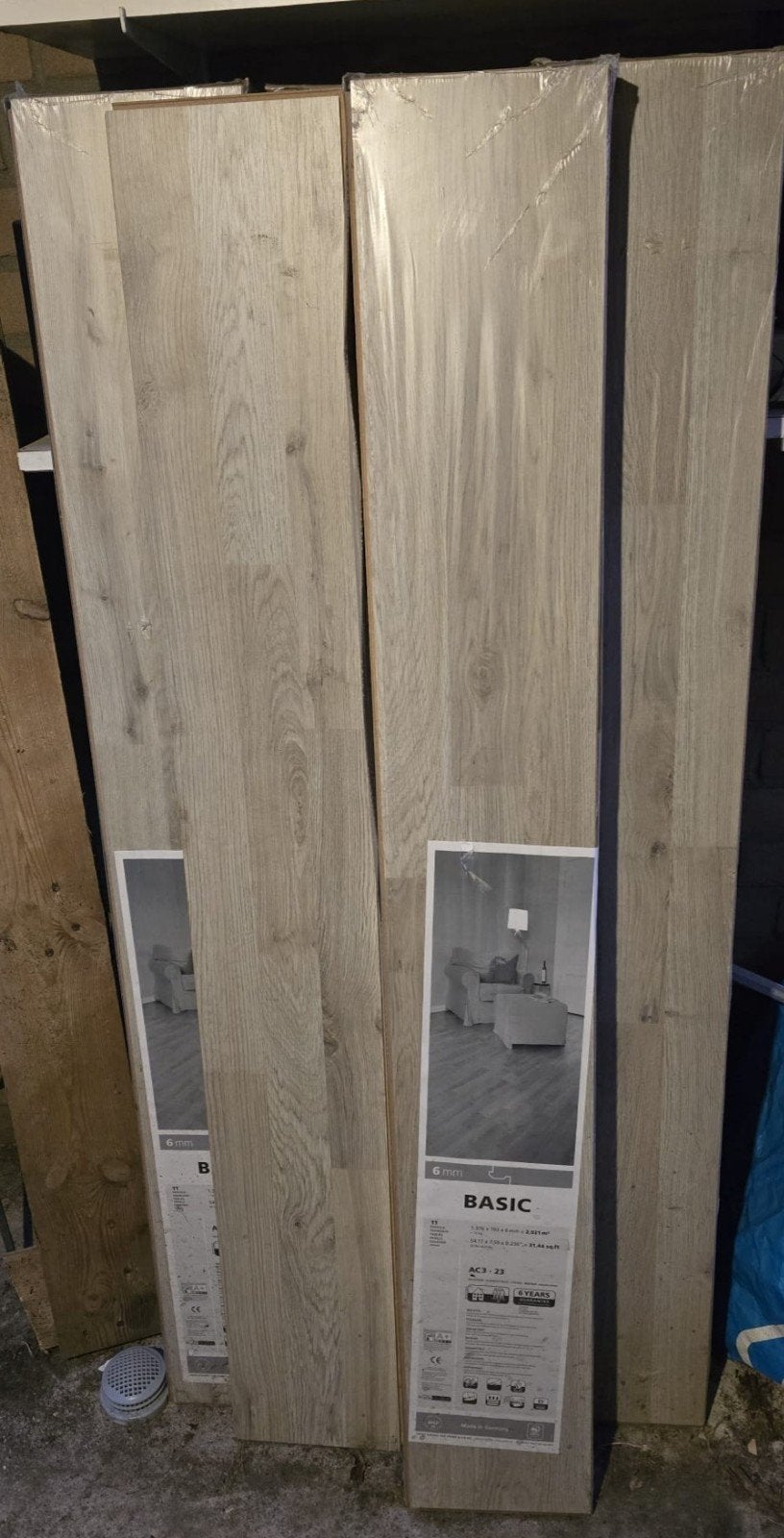 Te koop 4 pakken laminaat. Grijs, Ophalen, 50 tot 150 cm, Nieuw, 10 tot 30 cm