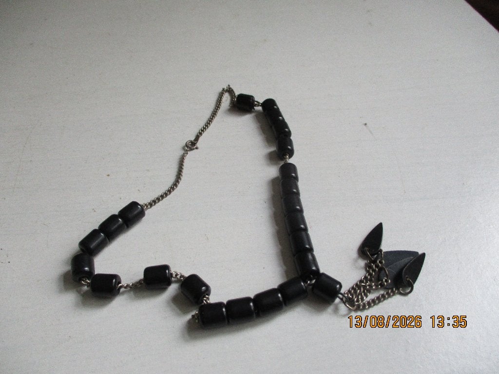 Tasbith ketting met 23 kralen en metaal ketting 44 cm., Met hanger, Kunststof, Gebruikt, Zwart