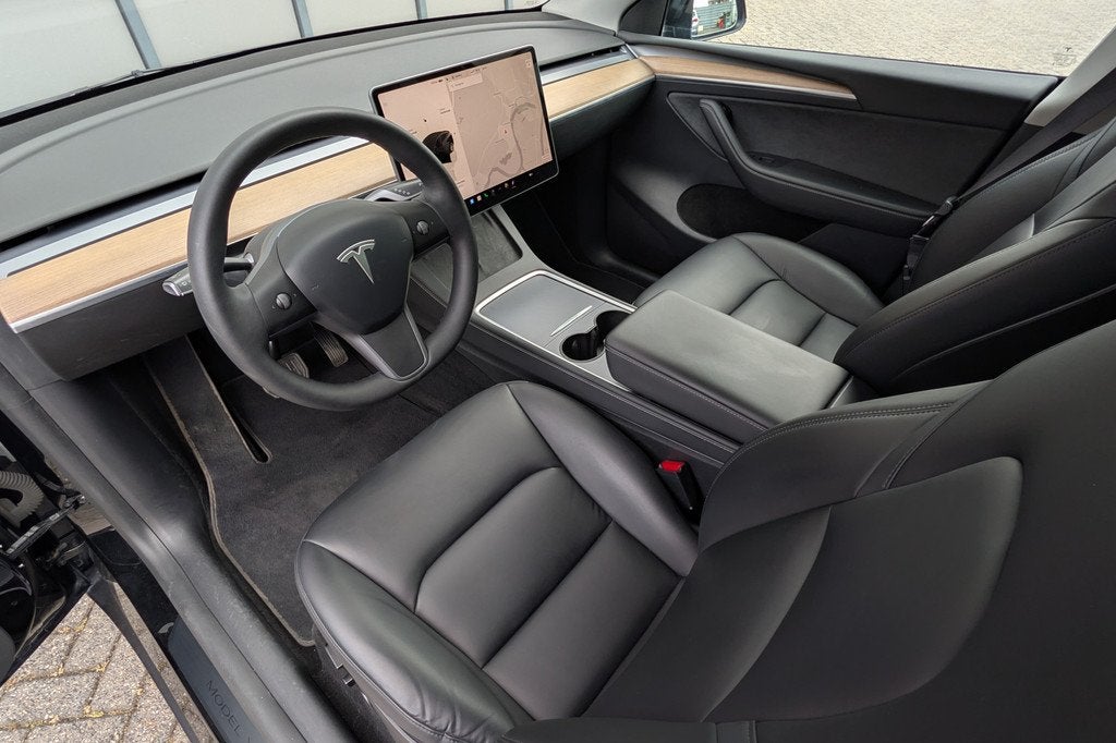 Tesla Model Y Long Range AWD 75kWh SOH 91% (bj 2022), Automaat, Gebruikt, Zwart, Zwart