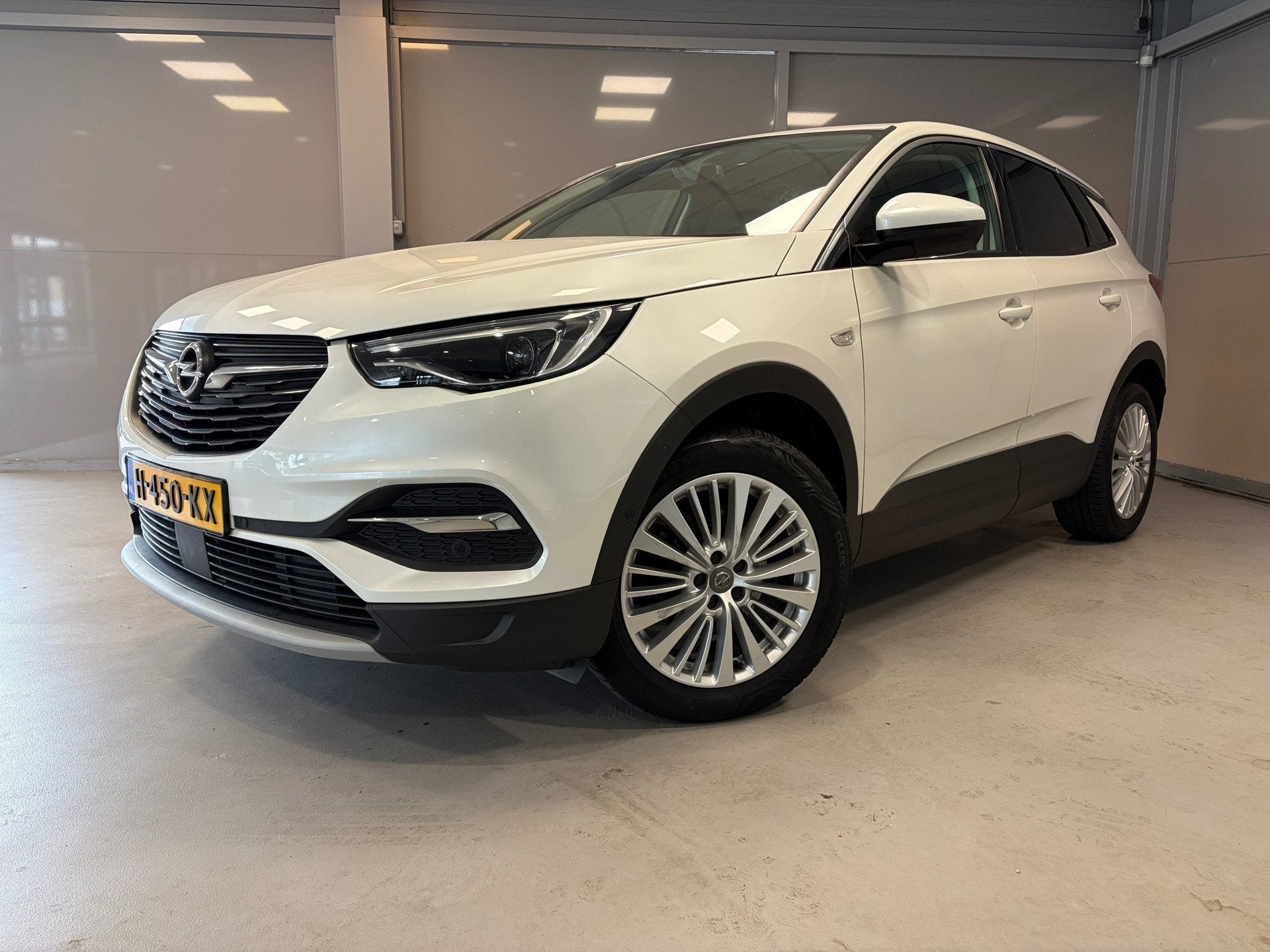 Opel Grandland X Innovation 1.2 Turbo Automaat | Navigatie |, Auto's, Gebruikt, 1199 cc, Wit, Bedrijf