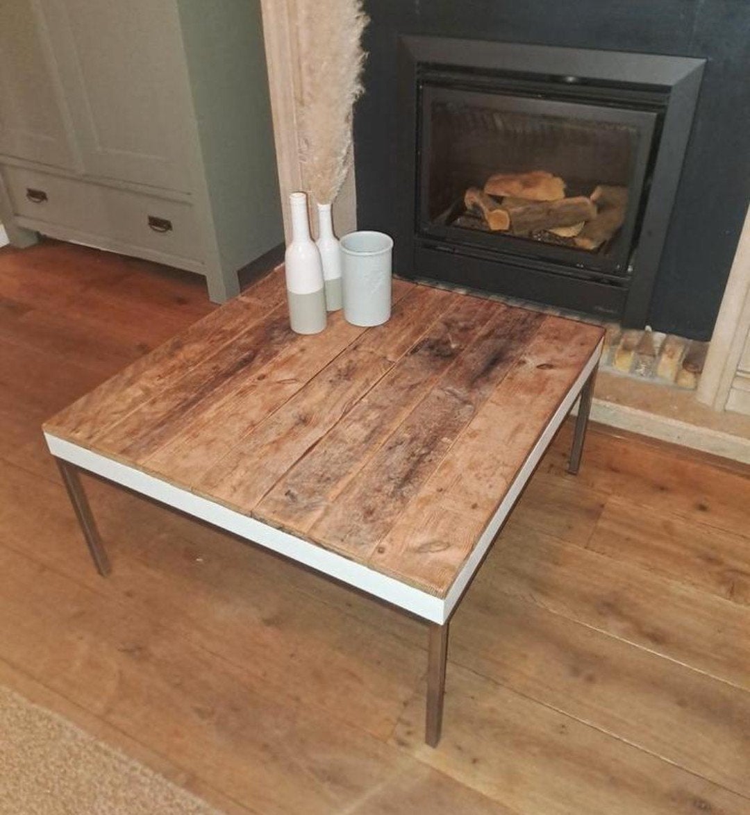 Robuust houten salontafel met rvs onderstel
Robuuste houten, Ophalen, Zo goed als nieuw, Rechthoekig, 50 tot 100 cm