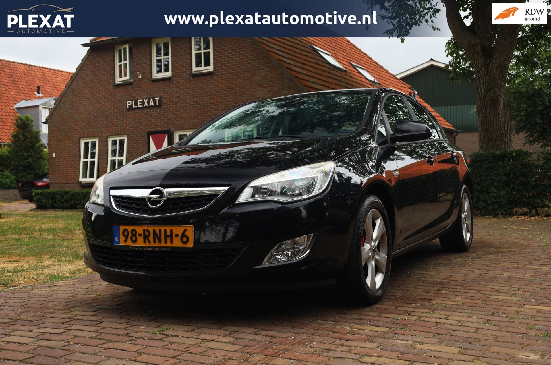 Opel Astra 1.6 Turbo Cosmo 180PK | Trekhaak | Airco | Multim, Voorwielaandrijving, Gebruikt, Zwart, Zwart