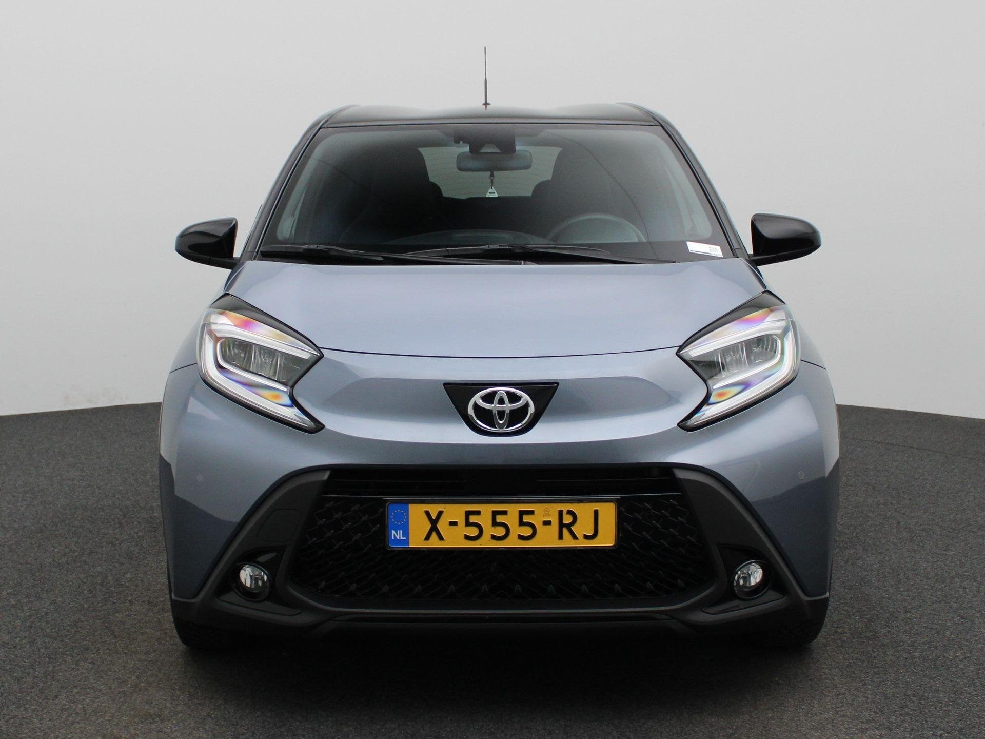 Toyota Aygo X 1.0 VVT-i MT Premium | JBL Audio | Camera | St, Auto's, Toyota, 12 maanden, Gebruikt, 4 stoelen, Leder en Stof