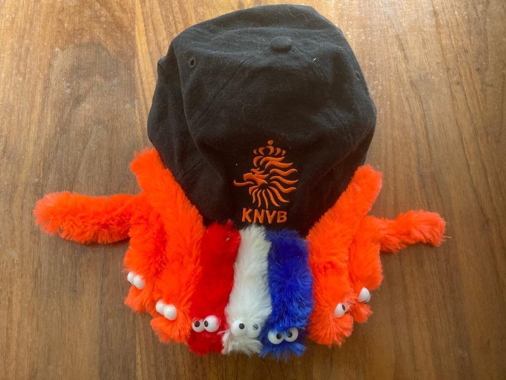 Nike knvb nederland zwarte pet met ah albert heijn beesies!, Ophalen of Verzenden, Zo goed als nieuw, Hoed of Pruik, Oranje of Koningsdag