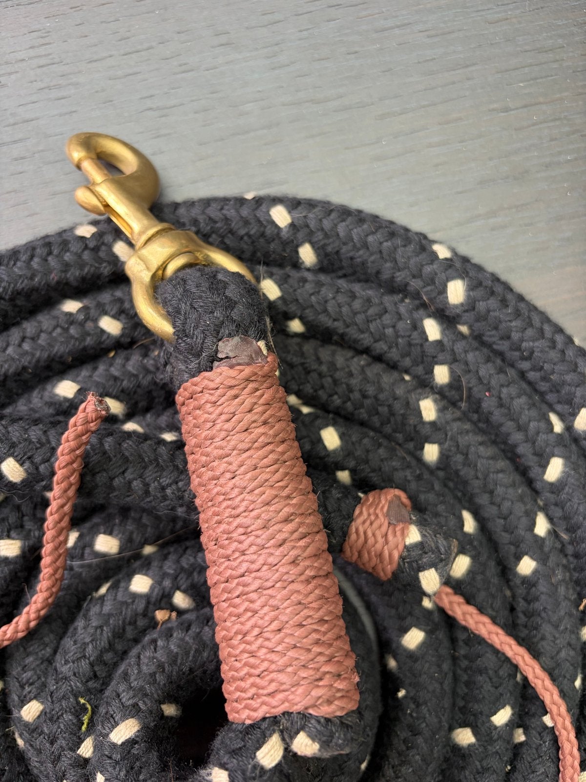 Zwarte dikke leadrope en beige touwhalster met lederen neus, Dieren en Toebehoren, Ophalen of Verzenden, Nieuw