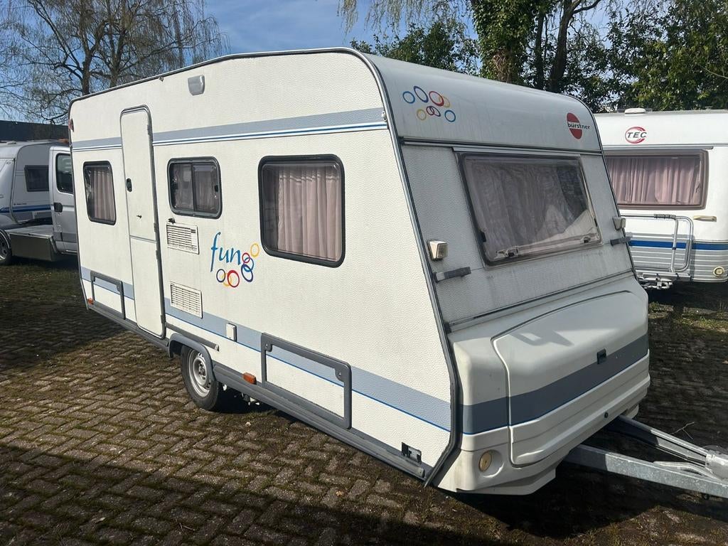 Bürstner Fun met mover rondzit 4 slaapplaatsen, Rondzit, Particulier, Bürstner, 4 tot 5 meter