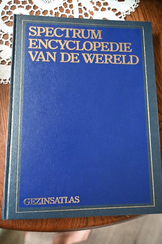 Spectrum Atlas, Gelezen, Overige atlassen, Ophalen of Verzenden, 1800 tot 2000
