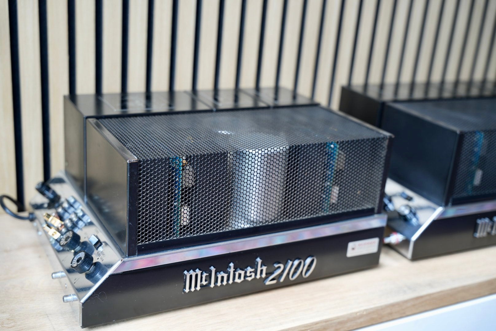2x McIntosh MC2100 – Iconische vintage eindversterkers 210W, Overige merken, Gebruikt, Ophalen of Verzenden, 120 watt of meer