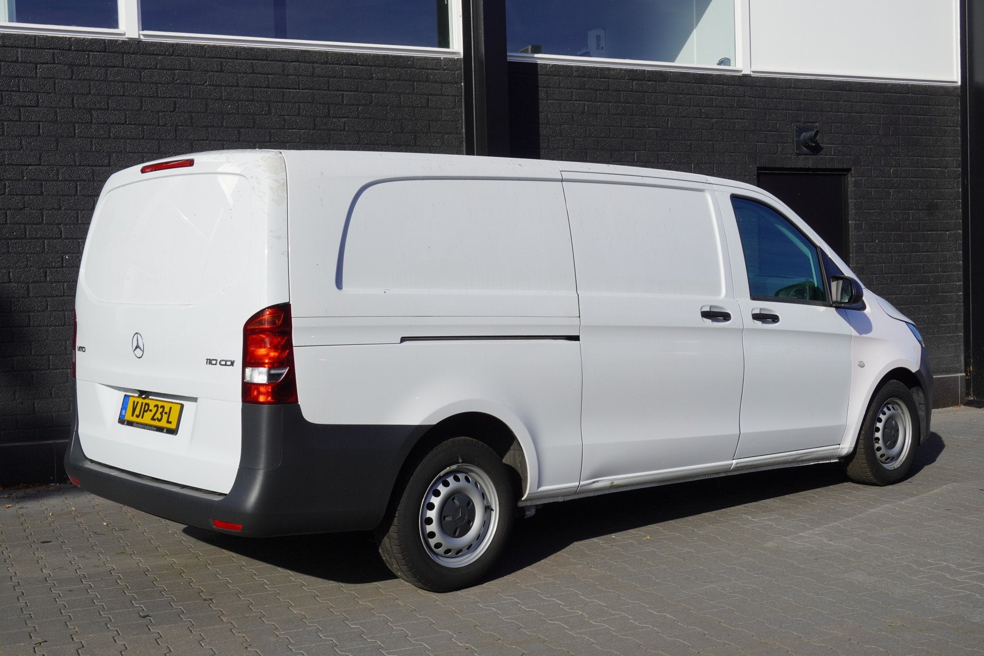 Mercedes-Benz Vito 110 CDI XL EURO 6 - Airco - Camera - €1, Voorwielaandrijving, Gebruikt, 4 cilinders, Wit