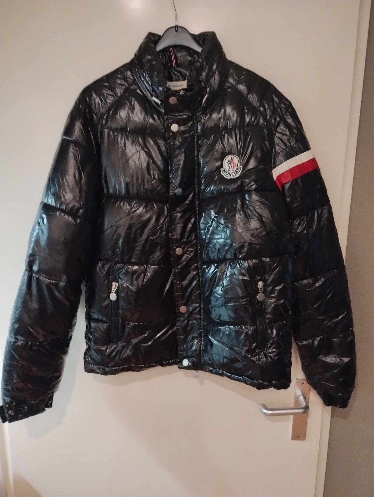 een stijlvolle en warme Moncler heren winterjas, Kleding | Heren, Jassen | Winter, Moncler, Maat 48/50 (M), Zwart, Ophalen of Verzenden